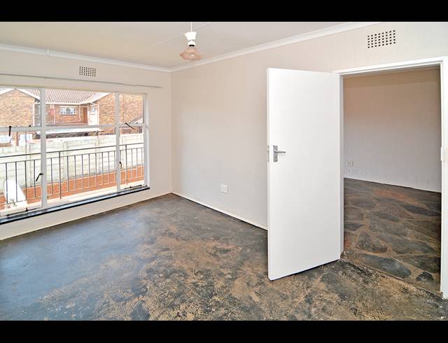 1 BEDROOM APARTMENT FOR SALE IN WINDSOR EAST